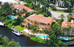 Waterfront home in Coral Gables FL Photo of waterfront home in Coral Gables Florida