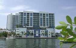 Moon Bay Condo in Downtown Miami Forida Photo of Moon Bay Waterfront Condo in Downtown Miami FL